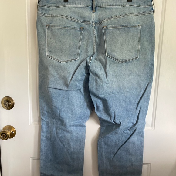 Old Navy Jeans Women's 16 Mid-Rise Straight Power Slim Fit Light Wash - Picture 2 of 6